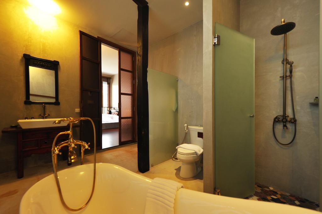 Alojamiento Deluxe con cama extragrande y vistas al canal